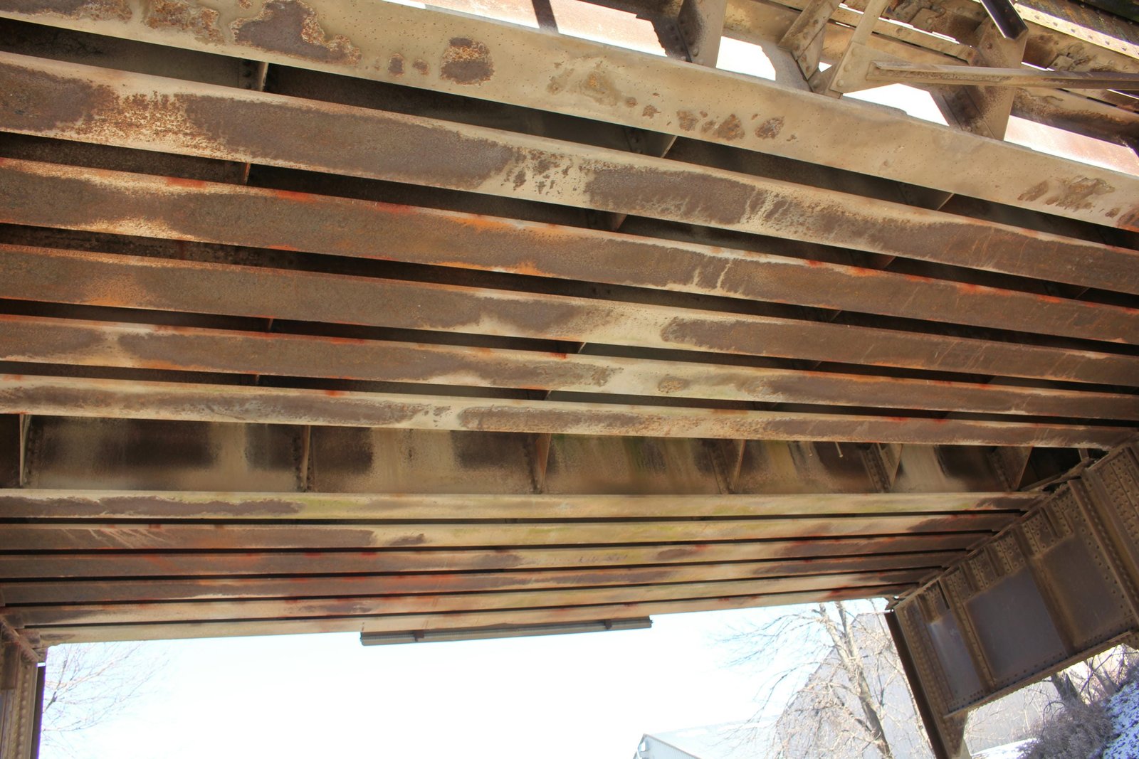 Under center span